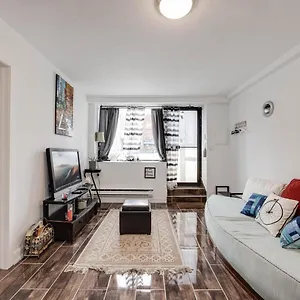 https://bright-parkdale-court-little-portugal-w-free-parking.niagara-fallshotels.com